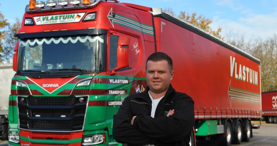 Donnovan1LR.jpg Donnovan1LR.jpg