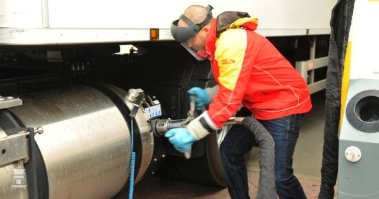 LNG-Shell-Waalhaven3.jpg LNG-Shell-Waalhaven3.jpg