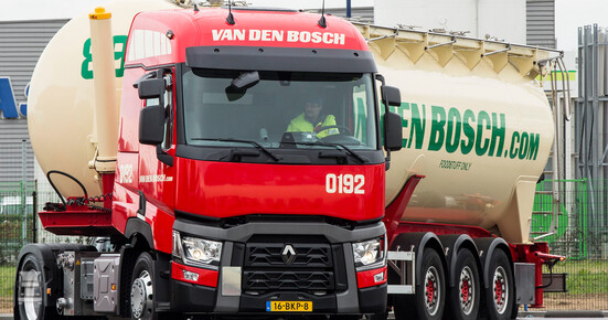 Renault_Trucks_T_Van_den_Bosch_Transporten_4_lowres.jpg