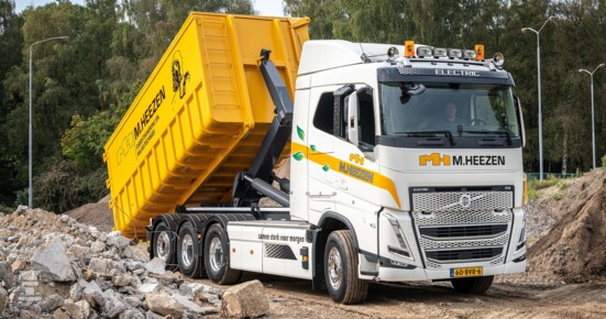 M. Heezen Volvo FH Electric met VDL haakarm M. Heezen Volvo FH Electric met VDL haakarm