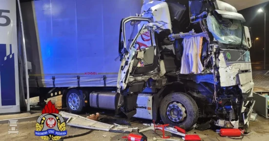 BIGtruck Truck crash (1) BIGtruck Truck crash (1)