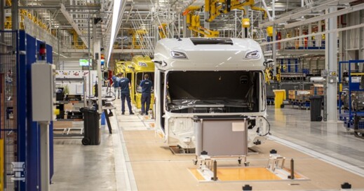 DAF-Trucks-Vlaanderen-named-Factory-of-the-Future-03 (960 x 482)