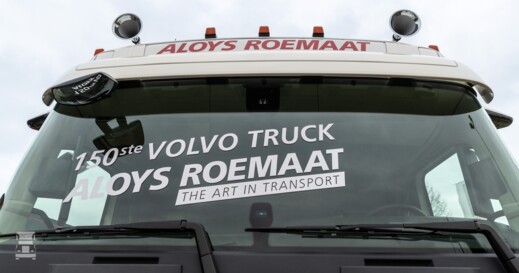 150ste Volvo-truck voor Aloys Roemaat Transport is FM Electric (4) 150ste Volvo-truck voor Aloys Roemaat Transport is FM Electric (4)