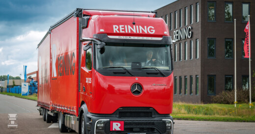 1920_reiningkiestvoor29nieuweactros-trucksvoorinternationaalvolumetransport-3 1920_reiningkiestvoor29nieuweactros-trucksvoorinternationaalvolumetransport-3