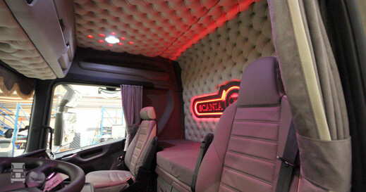 RobinFry_9.jpg RobinFry_9.jpg