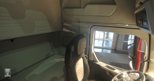 Ford_F-Max_interieur_2LR.jpg Ford_F-Max_interieur_2LR.jpg