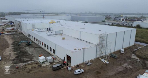 Bakker Transport & Warehousing (1)-1400 Bakker Transport & Warehousing (1)-1400