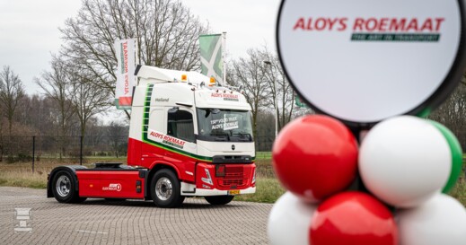 150ste Volvo-truck voor Aloys Roemaat Transport is FM Electric (6) 150ste Volvo-truck voor Aloys Roemaat Transport is FM Electric (6)