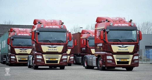 vdBerg_10-1400.jpg vdBerg_10-1400.jpg