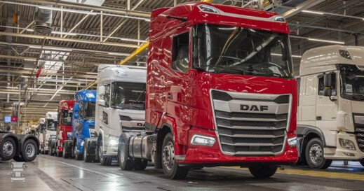DAF--truck-factory-LR_1.jpg