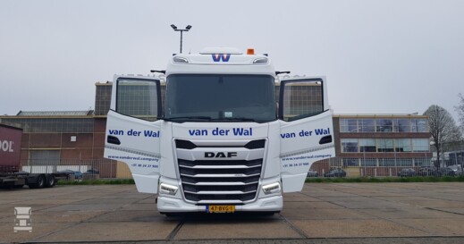 nieuwe-daf-deuren-open-2 nieuwe-daf-deuren-open-2