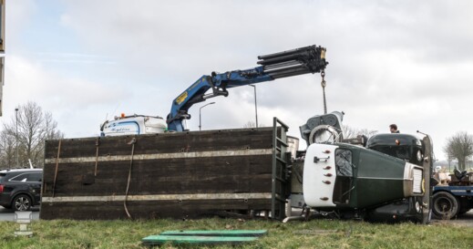 B-Mack gekanteld (3) B-Mack gekanteld (3)