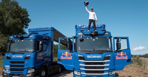 BIGtruck Red Bull Scania stunt 3 (960 x 643) BIGtruck Red Bull Scania stunt 3 (960 x 643)