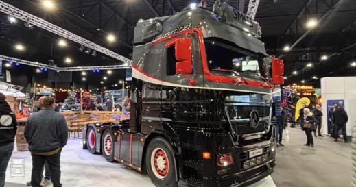 Mercedes V8 Mega Trucks
