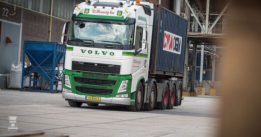 Volvo_FH_5-asser_D._Honig_Transport_2_lowres.jpg