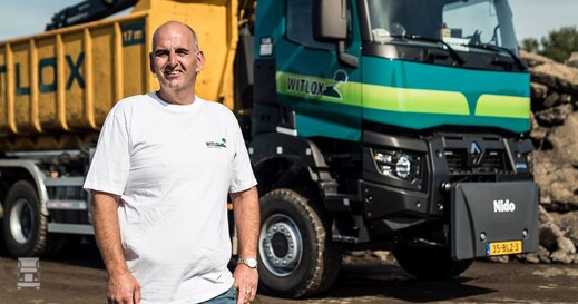 Renault_Trucks_K_voor_Witlox_met_chauffeur_Alwin_Ceelen_lowres.jpg Renault_Trucks_K_voor_Witlox_met_chauffeur_Alwin_Ceelen_lowres.jpg
