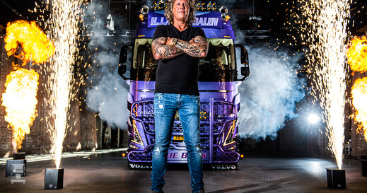 harry-van-dalen-voor-zijn-nieuwe-volvo-fh16