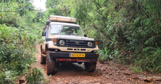 TwoVetsOnTracks (2) TwoVetsOnTracks (2)