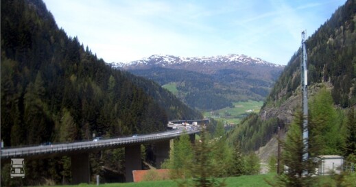 Brenner-Pass-highway-0819-cropped (960 x 532)