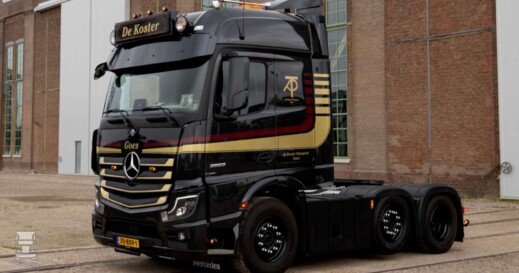 1920_nieuweactrosfmetsterkemotorenluxeuitrustingvoordekoster-1400 1920_nieuweactrosfmetsterkemotorenluxeuitrustingvoordekoster-1400