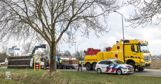 B-Mack gekanteld (1) B-Mack gekanteld (1)