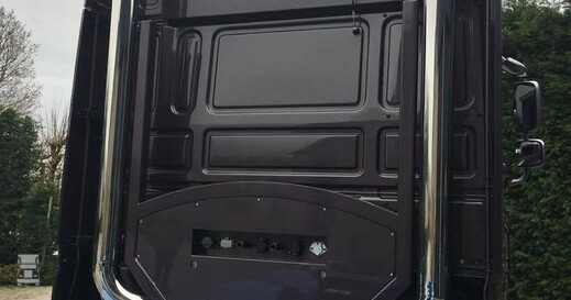 Salari2.jpg Salari2.jpg