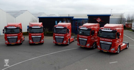 1._DAFs_met_pand_VZT_op_achtergrond-1400.jpg 1._DAFs_met_pand_VZT_op_achtergrond-1400.jpg