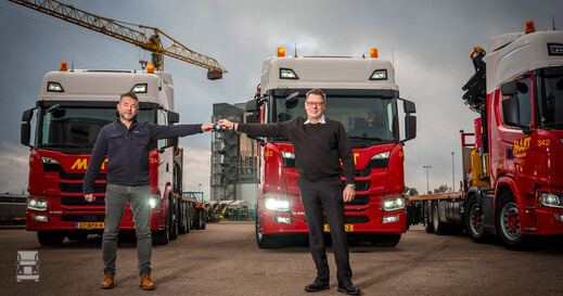 MAAT_Scania-2-pers-2020.jpg MAAT_Scania-2-pers-2020.jpg