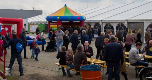 Mainfam.jpg Mainfam.jpg