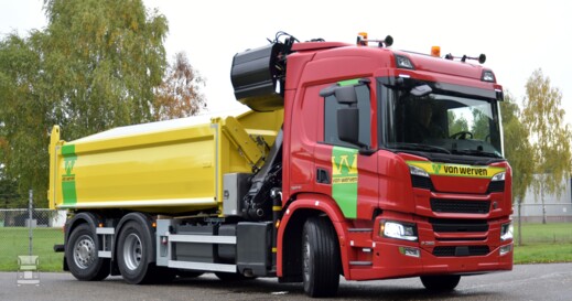 SCANIA_Hybrid_6x2 Wide-Spread met E-crane bocht