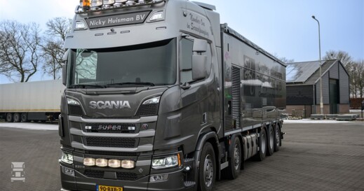 Nicky-Huisman_Scania-2-pers-2024 (960 x 640)