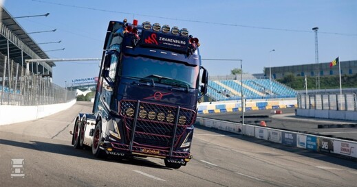 Zwanenburg-VolvoFH6x2-circuit-tribune-2 (960 x 640) Zwanenburg-VolvoFH6x2-circuit-tribune-2 (960 x 640)