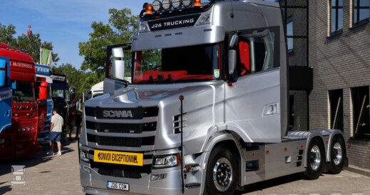 BIGtruck Noah's Cabinteriors (3)