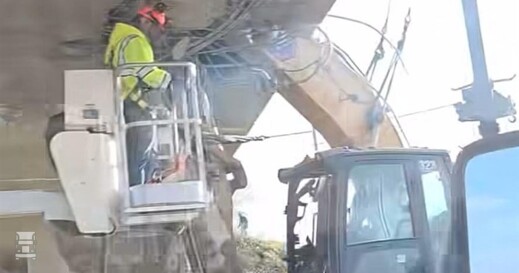 BIGtruck lading door viaduct 4 (800 x 1208)