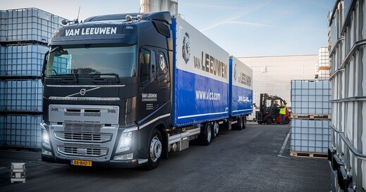 Volvo_FH_met_extra_lange_slag_luchtbalgen_Van_Leeuwen_Container_Service_2_lowres_1.jpg Volvo_FH_met_extra_lange_slag_luchtbalgen_Van_Leeuwen_Container_Service_2_lowres_1.jpg