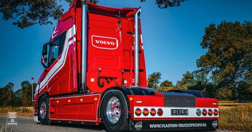 Volvo VT5 bonneted FH (11) Volvo VT5 bonneted FH (11)