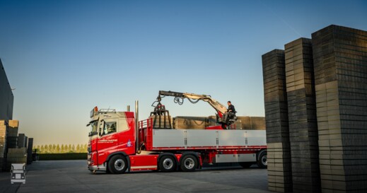 Volvo FH Oldskool_chauffeur Teun op de kraan