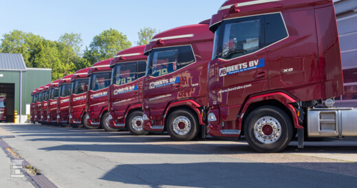 PERSBERICHT - Beets B.V. verdiept de jarenlange samenwerking met Truckland met 10 DAF XG-trekkers 2