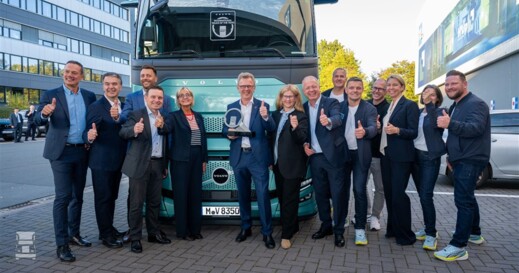 Volvo-wins-Truck-of-the-Year_Original file (960 x 640) Volvo-wins-Truck-of-the-Year_Original file (960 x 640)