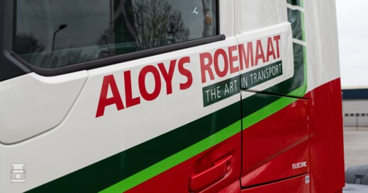 150ste Volvo-truck voor Aloys Roemaat Transport is FM Electric (5) 150ste Volvo-truck voor Aloys Roemaat Transport is FM Electric (5)