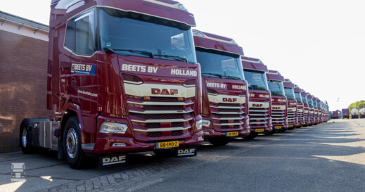 PERSBERICHT - Beets B.V. verdiept de jarenlange samenwerking met Truckland met 10 DAF XG-trekkers 1 PERSBERICHT - Beets B.V. verdiept de jarenlange samenwerking met Truckland met 10 DAF XG-trekkers 1