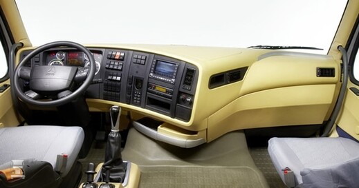 Sinotruk-interior.jpg