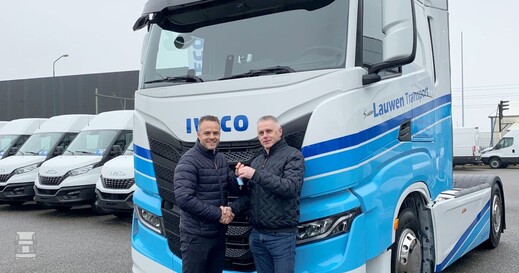 Lauwen_Iveco_2LR.jpg Lauwen_Iveco_2LR.jpg