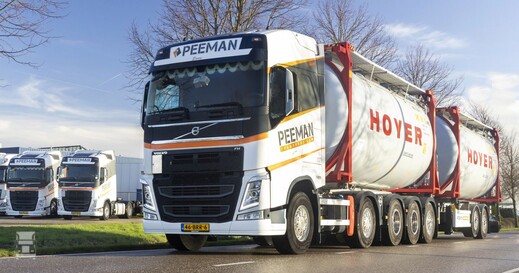 Peeman-Volvo_2LR.jpg Peeman-Volvo_2LR.jpg