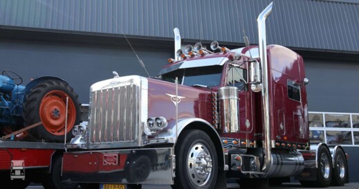 Peeltruckers (1) Peeltruckers (1)