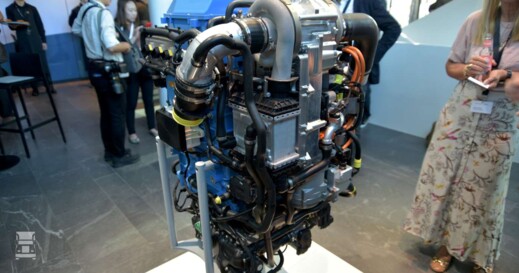 Daimler Truck GenH2O (7)-1400 Daimler Truck GenH2O (7)-1400