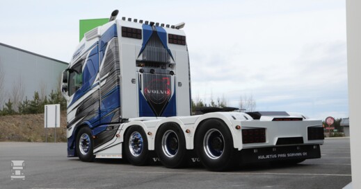 Volvo zwaartransport truck