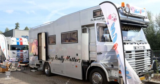 BIGtruck Noah's Cabinteriors (9)