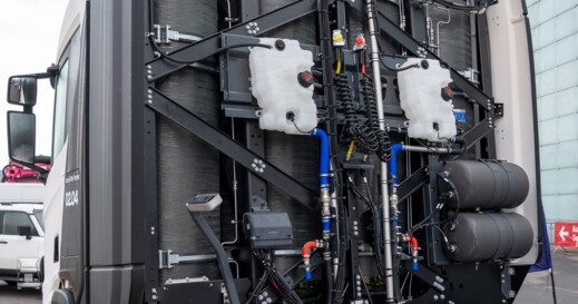 Scania Fuel Cell Truck (3) Scania Fuel Cell Truck (3)