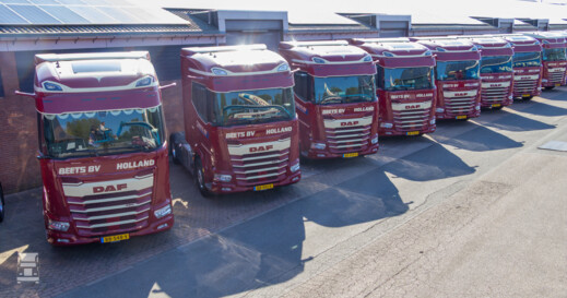 PERSBERICHT - Beets B.V. verdiept de jarenlange samenwerking met Truckland met 10 DAF XG-trekkers 4 PERSBERICHT - Beets B.V. verdiept de jarenlange samenwerking met Truckland met 10 DAF XG-trekkers 4
